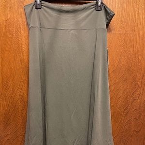 LuLaRoe - Azure - 2XL - Olive Green - NWT
